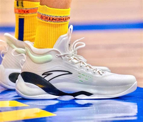 klay thompson new shoes 2022.